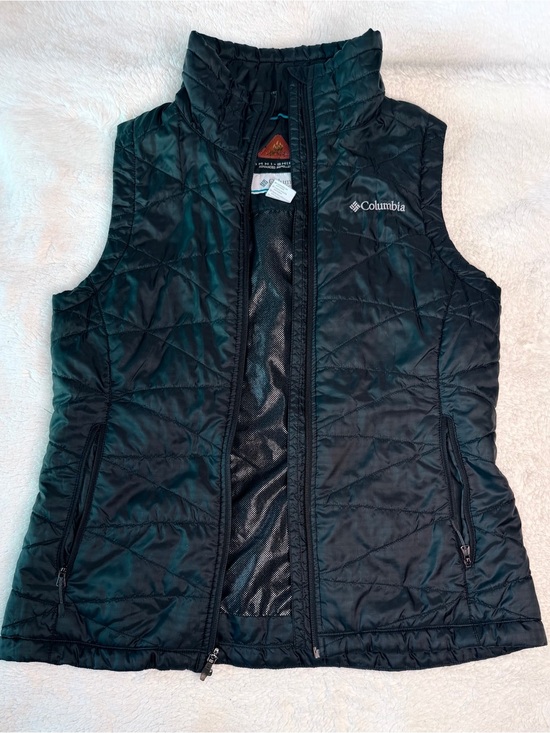 Columbia Jackets & Blazers - Columbia Metallic Black Insulated Vest